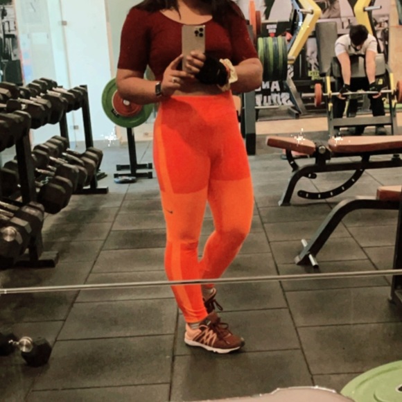 Nike limited edition trackpant - Picture 2 of 3